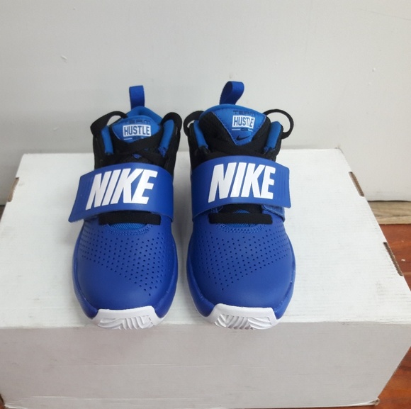 Nike - Picture 2 of 3